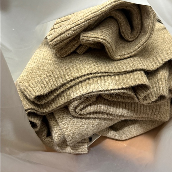 Commense Beige Knit Cardigan Set - Picture 9 of 9